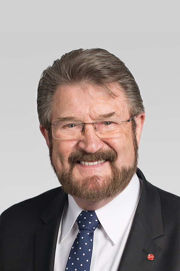 Derryn Hinch backdrop
