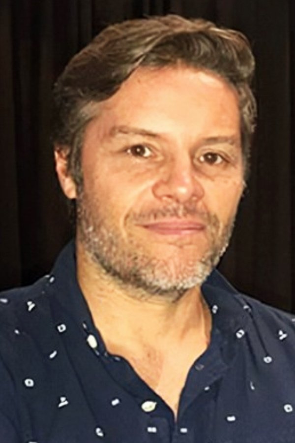 Sebastián Pivotto backdrop