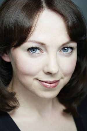 Nia Ann → Nia An backdrop