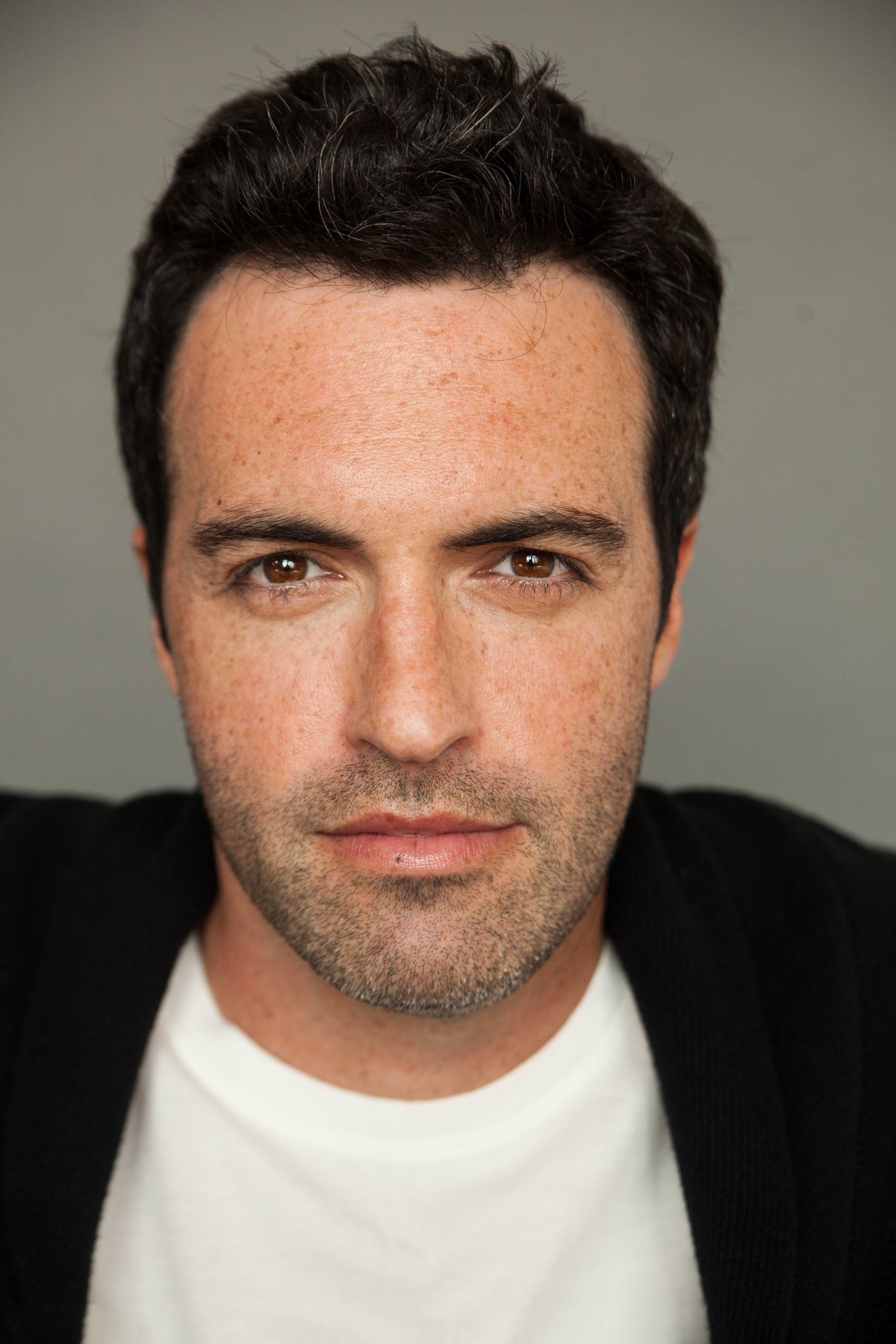 Reid Scott backdrop
