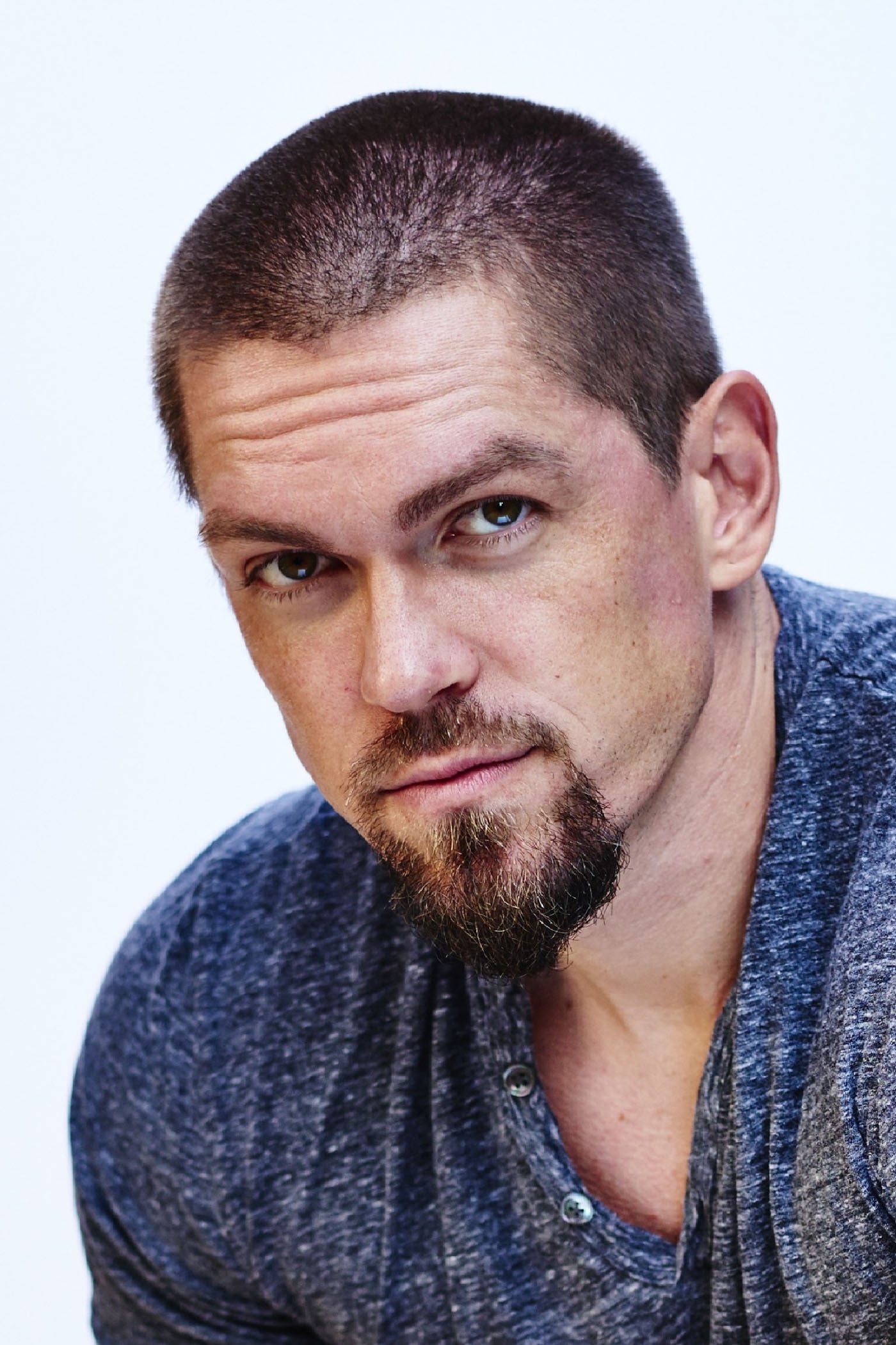 Steve Howey backdrop