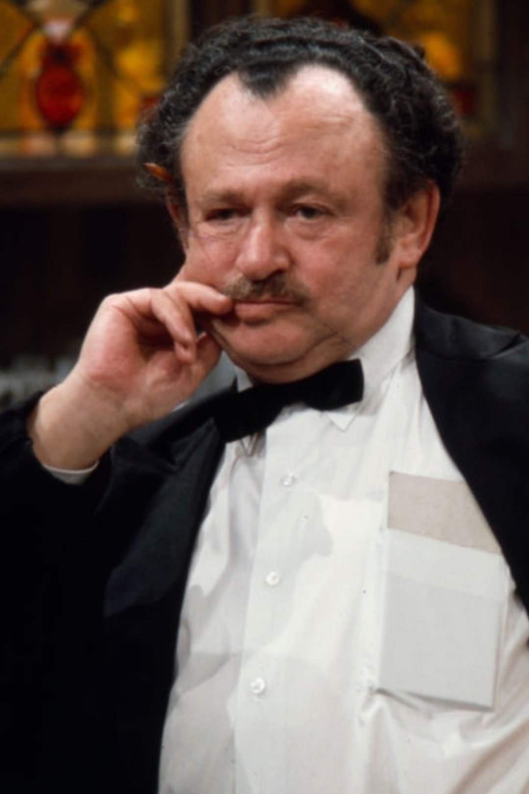 Shimen Ruskin backdrop