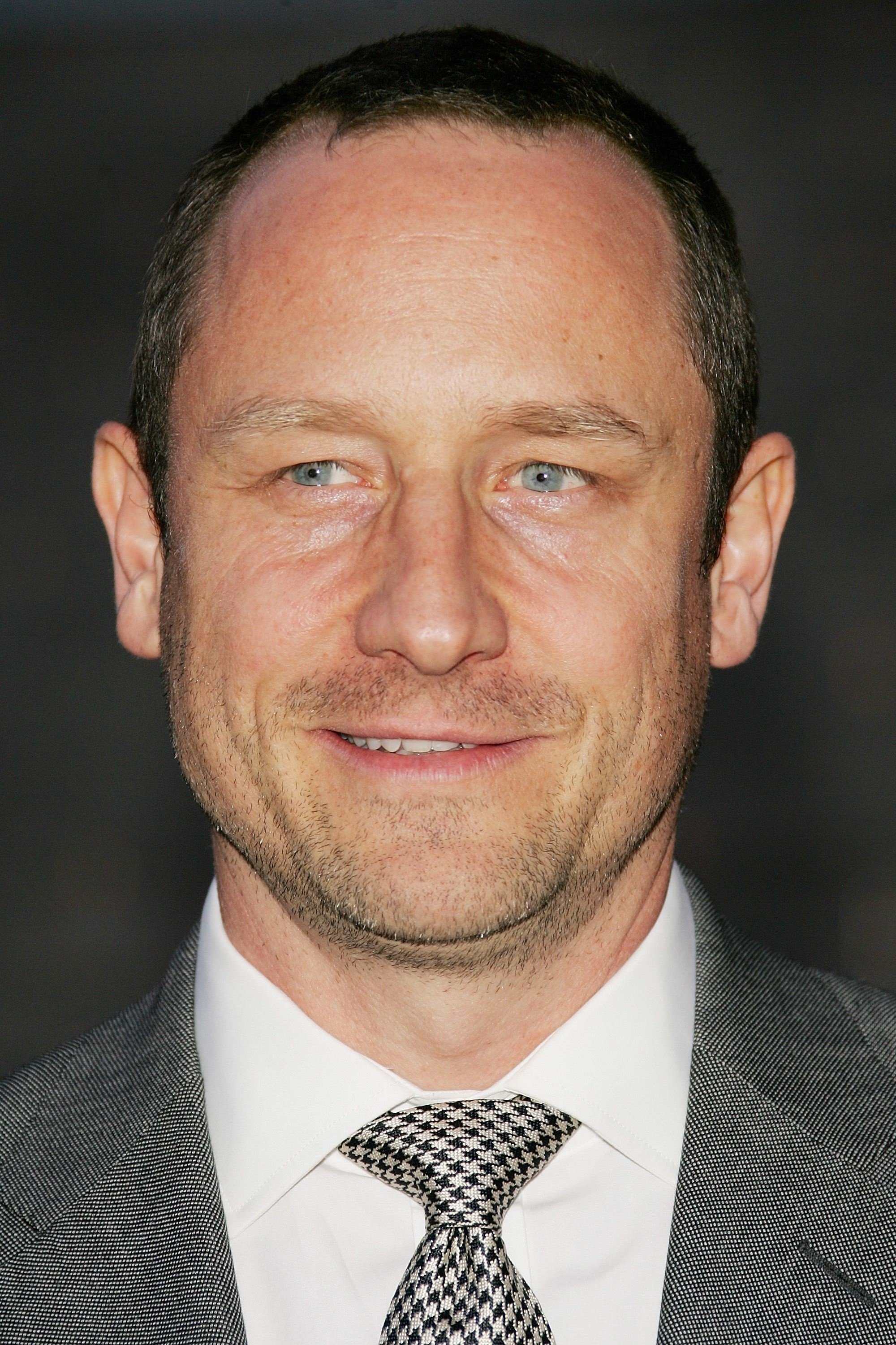 Sam Robards backdrop