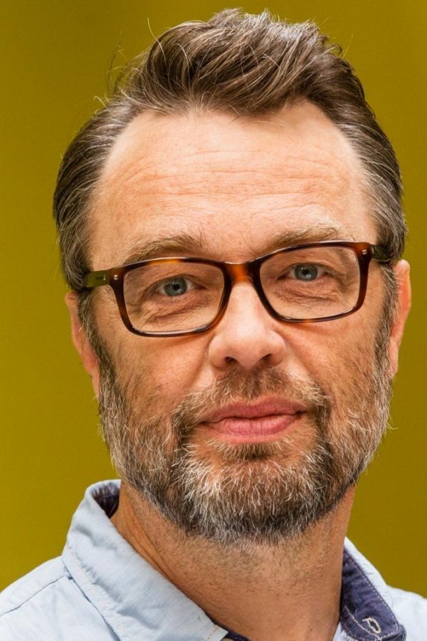 Henrik Ruben Genz backdrop