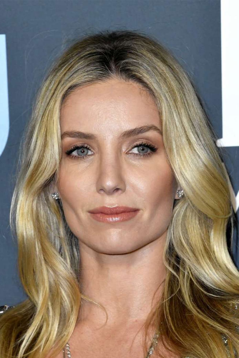 Annabelle Wallis backdrop