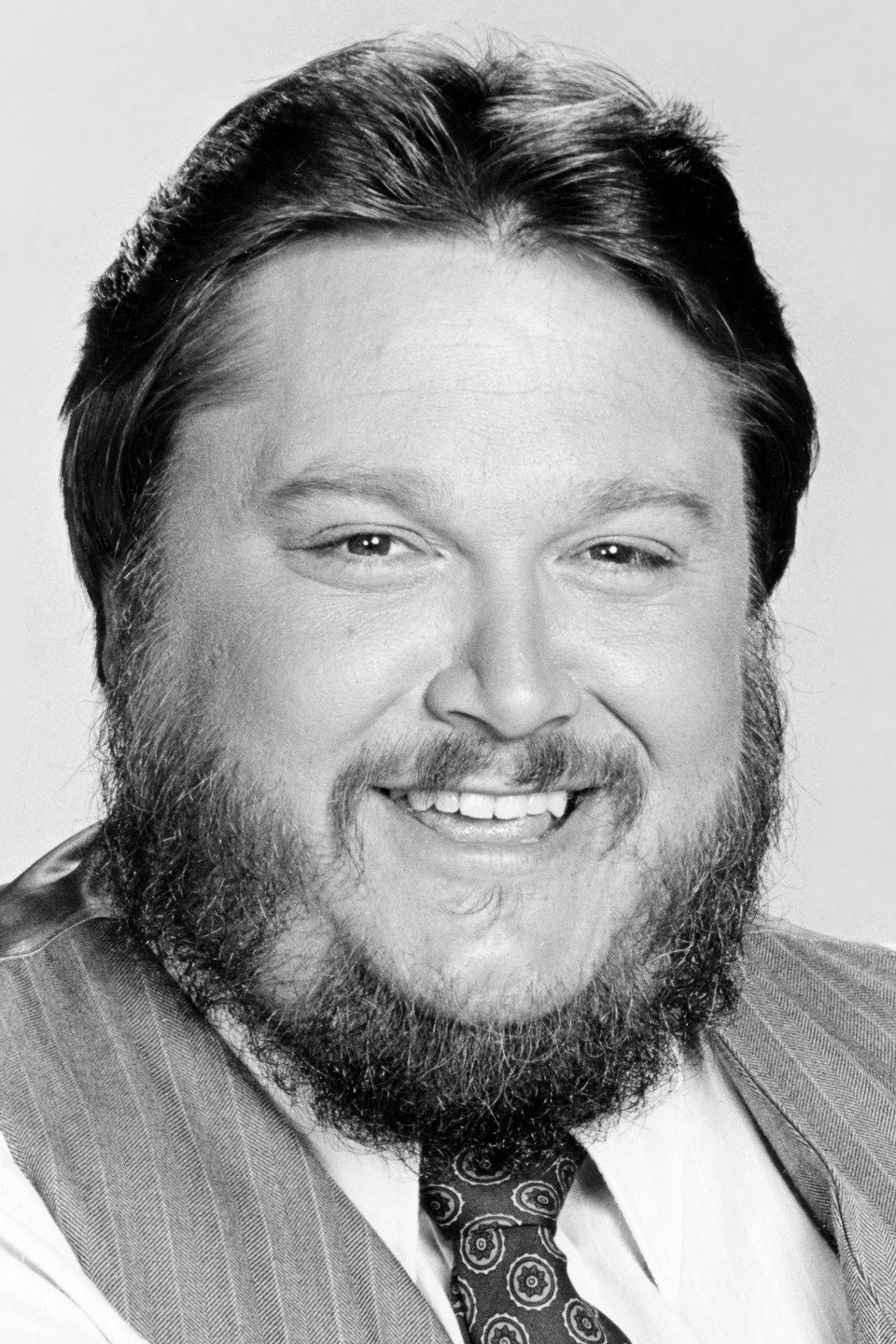 Denis Bërkli backdrop