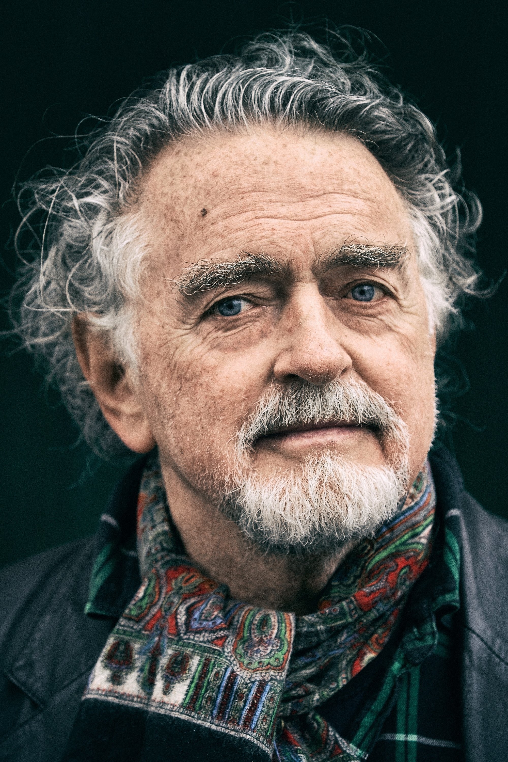 Erik Clausen backdrop