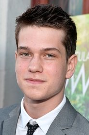 Liam James: Liam Xhejmës