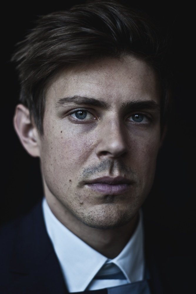 Chris Lowell backdrop