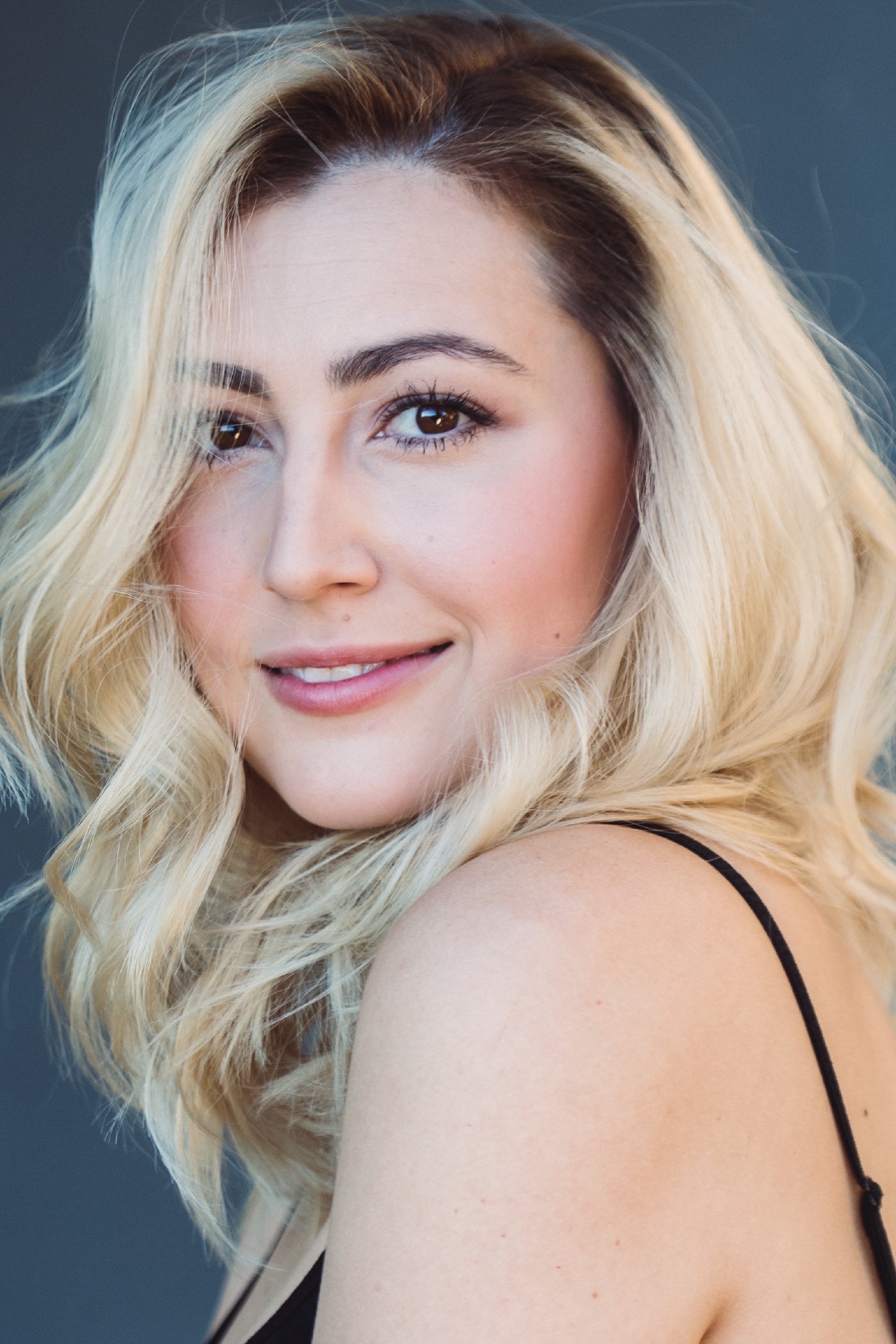 Taylor Dooley backdrop