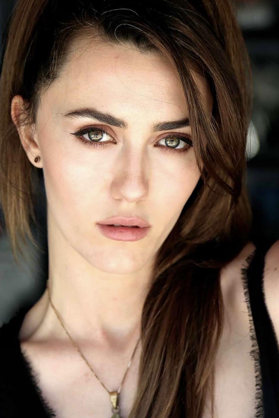 Madeline Zima backdrop