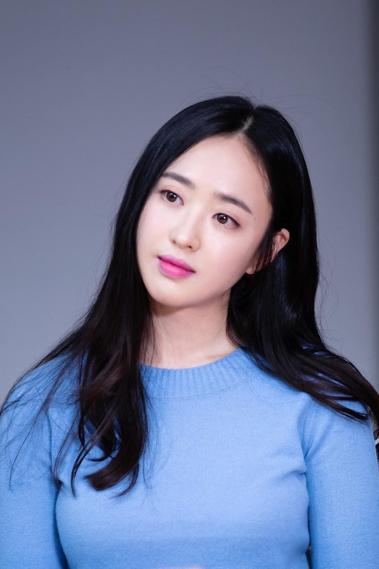 Kim Min-jung backdrop