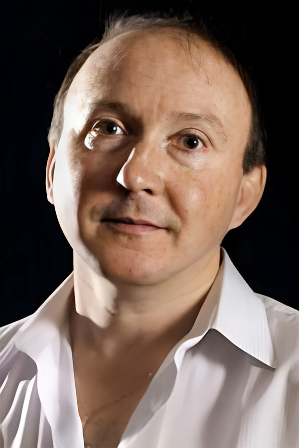 Aleksandr Chislov backdrop