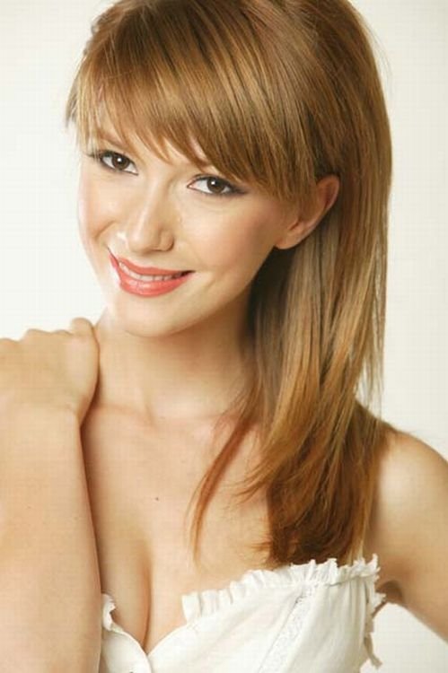 Adela Popescu backdrop