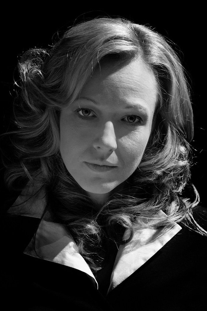 Nataša Tapušković backdrop