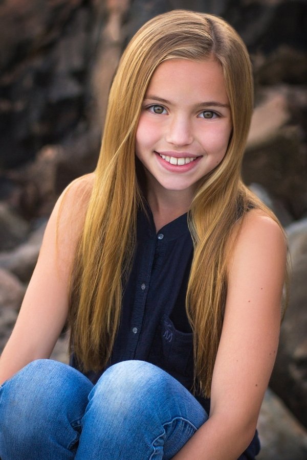 Madeline O'Brien backdrop