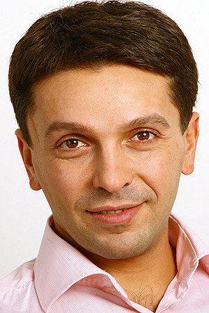 Leonid Barats backdrop