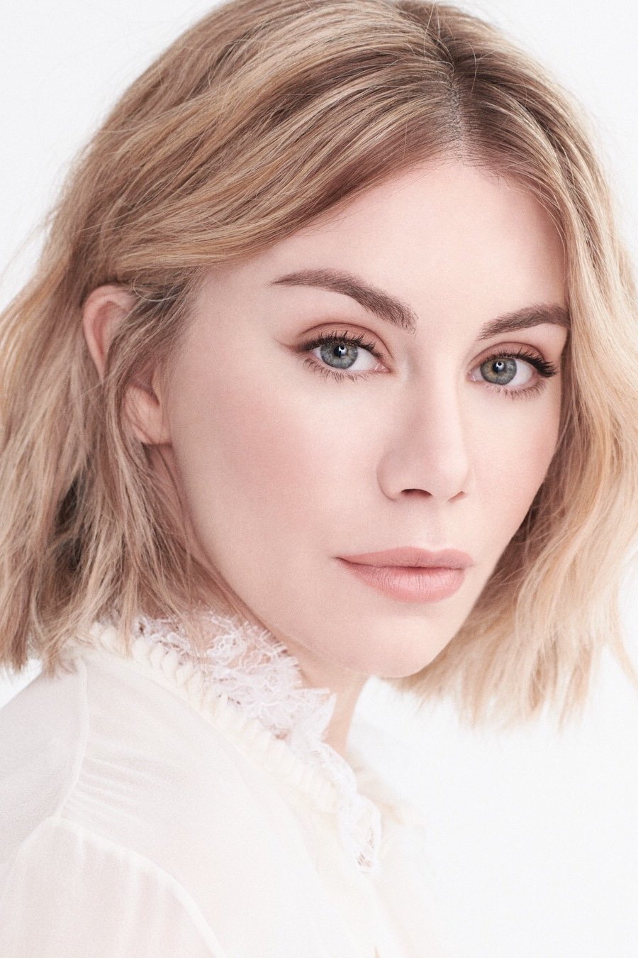 Jennifer Holland backdrop