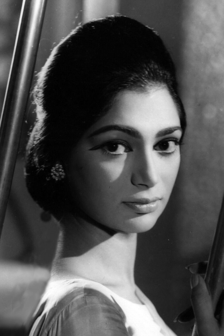 Simi Garewal → Simi Gareval backdrop
