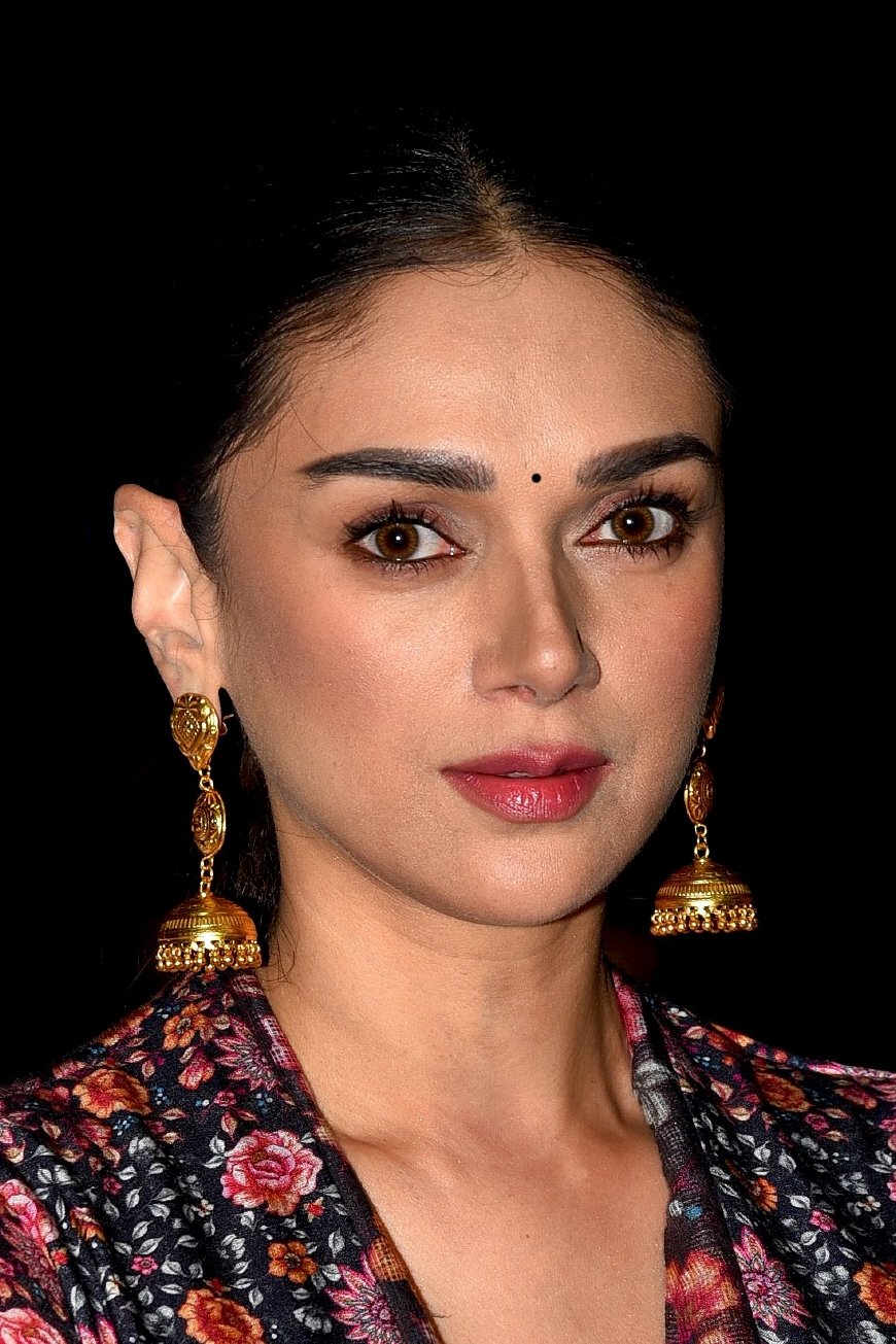 Aditi Rao Hydari backdrop