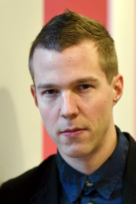 Olavi Uusivirta backdrop