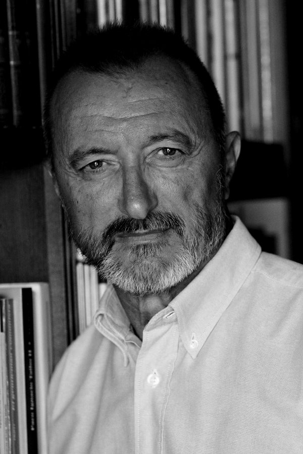 Arturo Pérez-Reverte backdrop