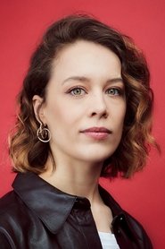 Paula Beer: Paola Bir