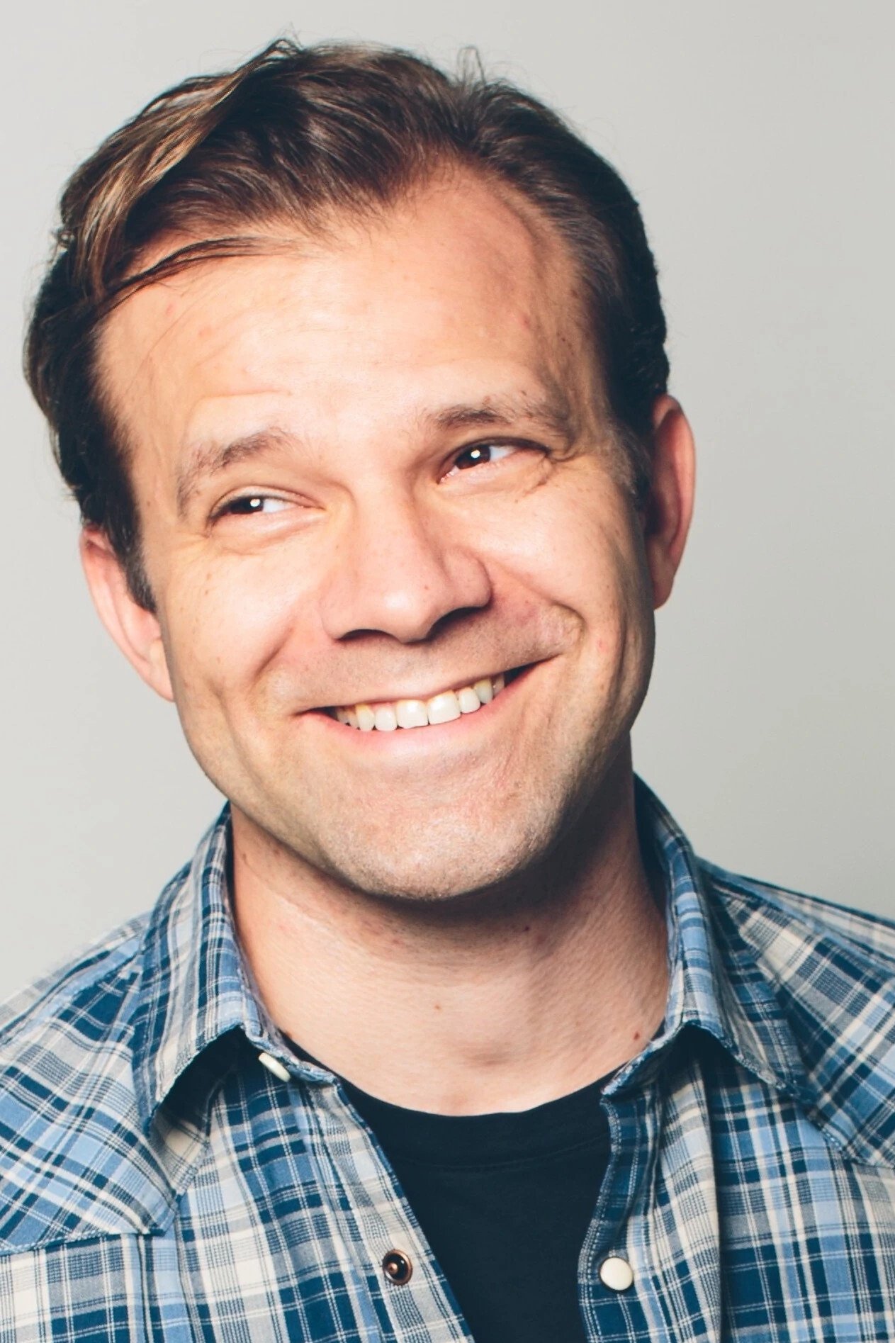 Liam O'Brien backdrop