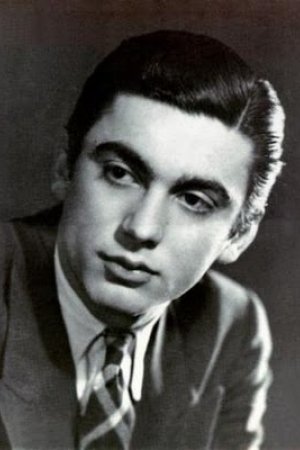 Dimitris Horn: Dimiçris Horne backdrop