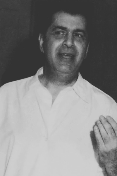 Jorgos Tzavellas backdrop