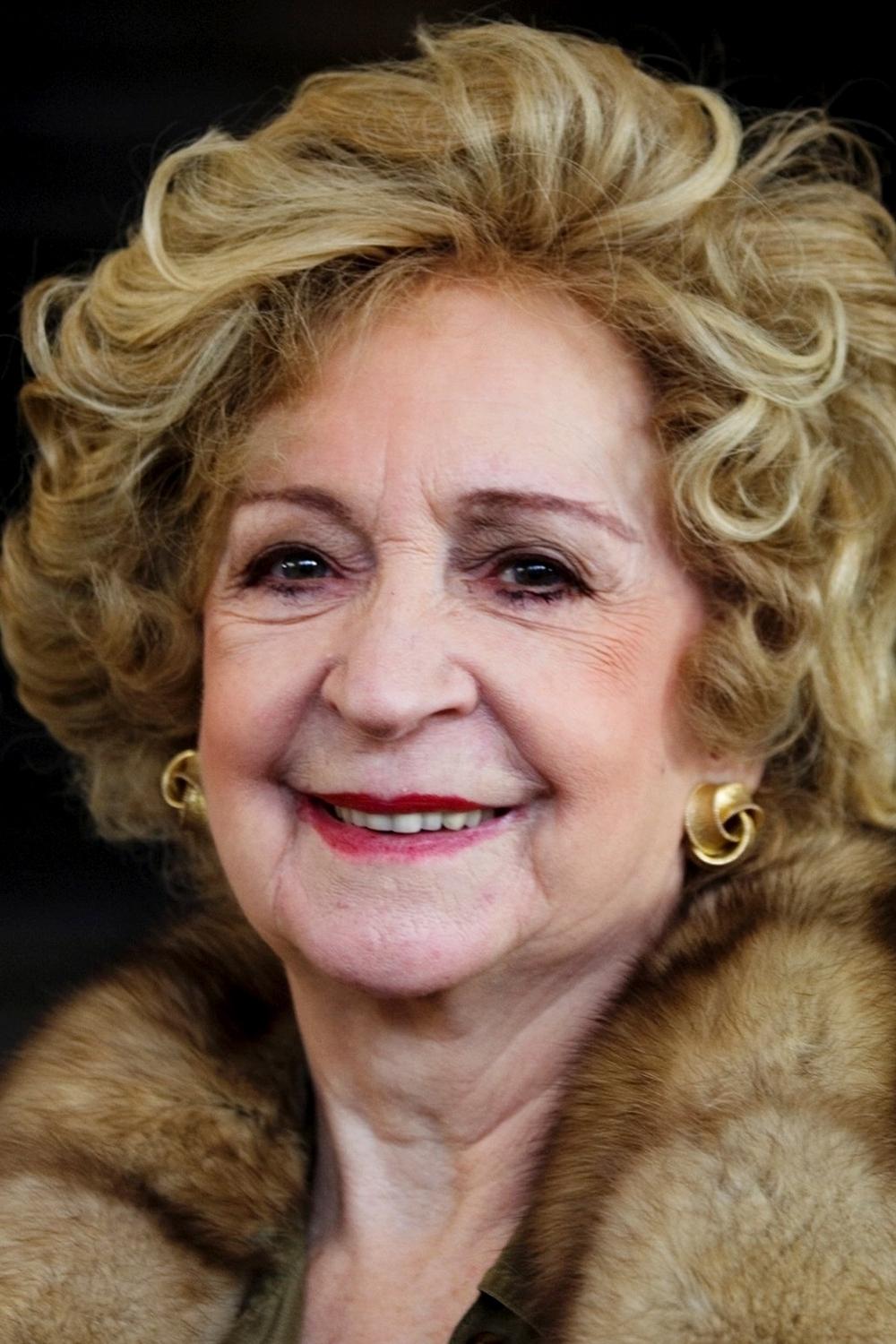 Wenche Foss backdrop