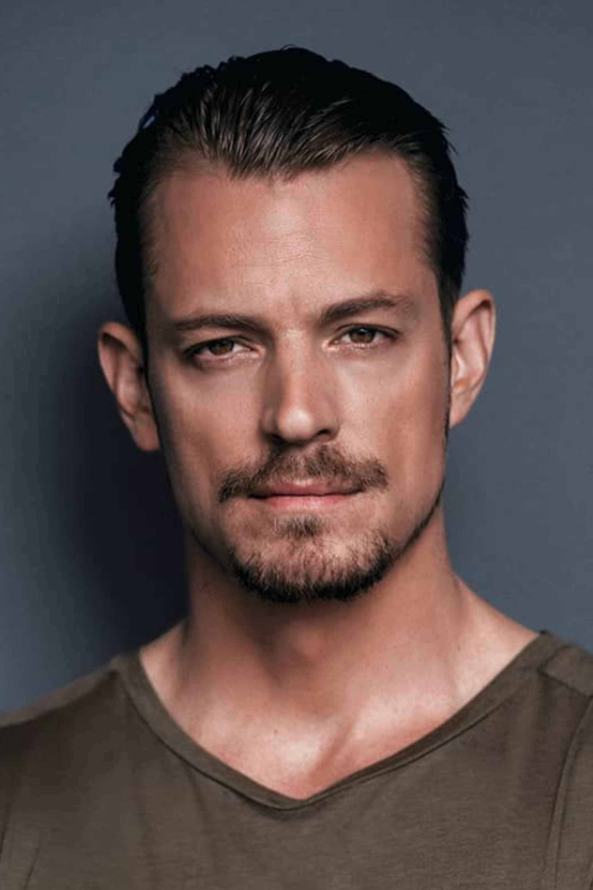 Joel Kinnaman backdrop