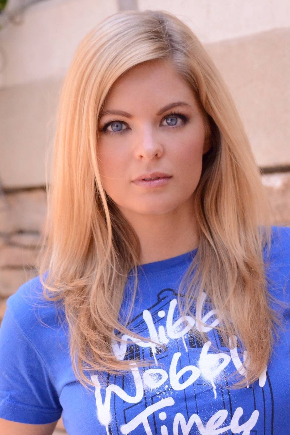 Hollie Winnard backdrop