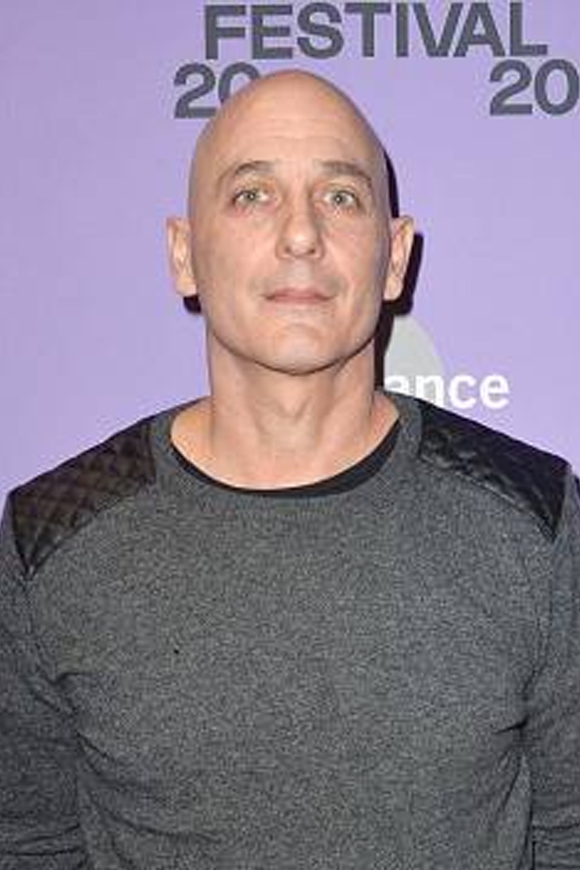 Esteban Mentasti backdrop