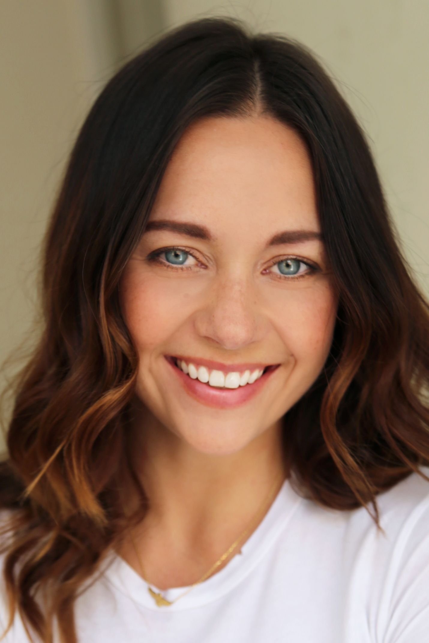 Shannon Mary Dixon backdrop