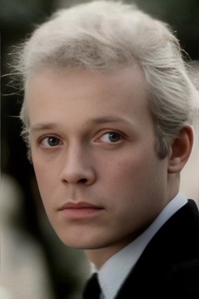 Valeriy Khromushkin backdrop