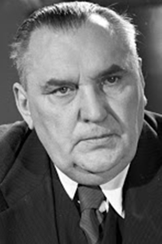 Zygmunt Chmielewski backdrop