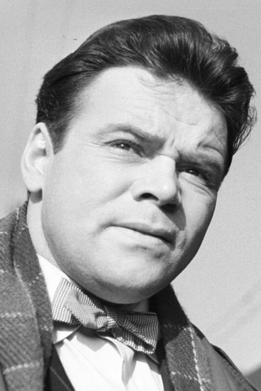 Henryk Staszewski backdrop