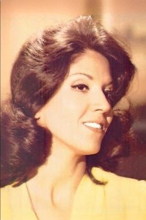 Yoná Magalhães backdrop