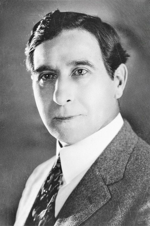 Paul Panzer backdrop