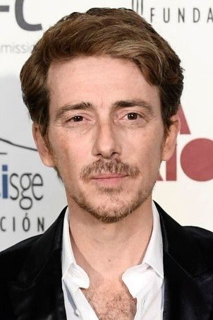 Víctor Clavijo backdrop