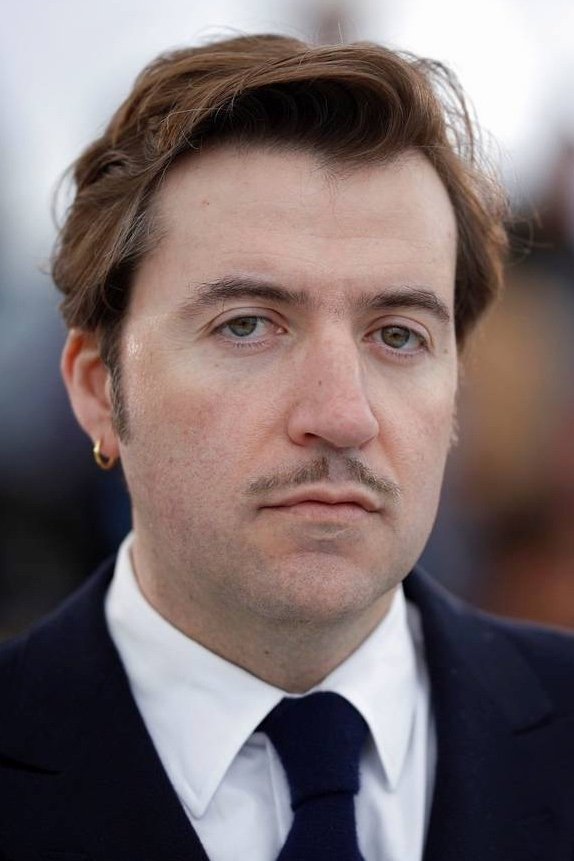 Albert Serra backdrop