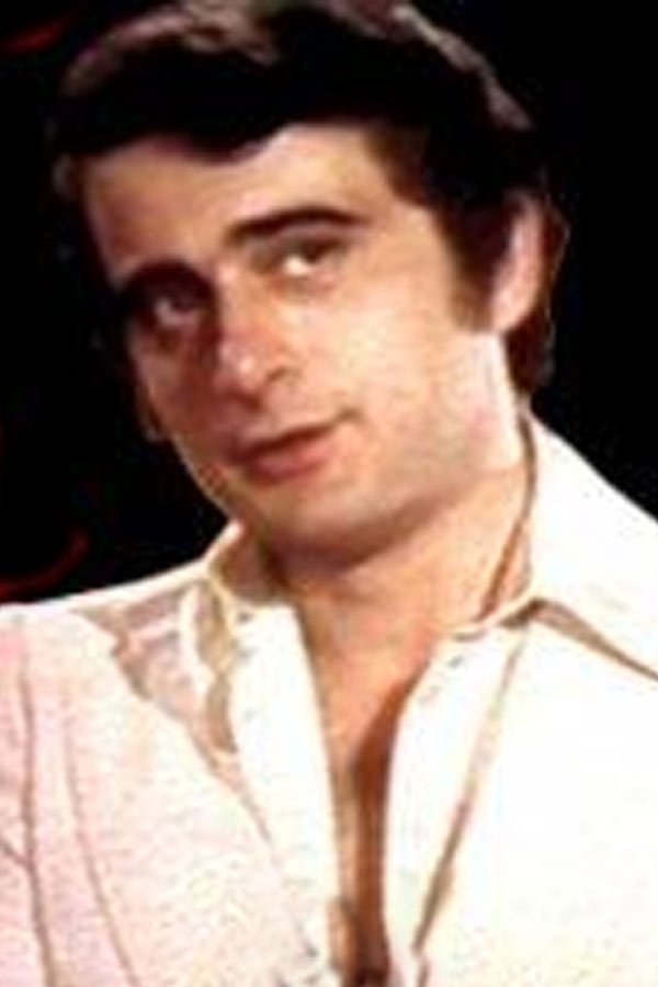 Ricardo Bauleo backdrop