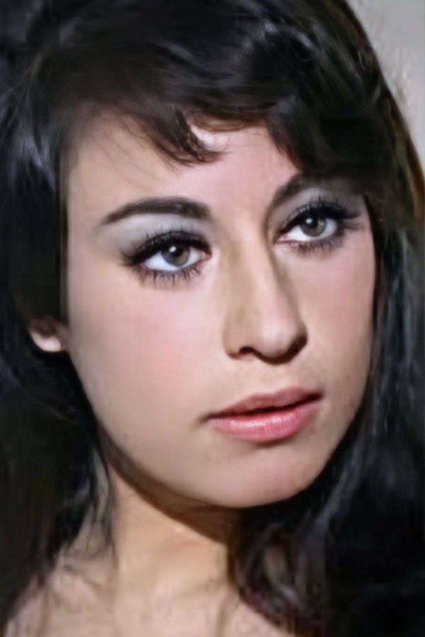 Gloria Prat backdrop