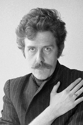 Sérgio Bianchi backdrop