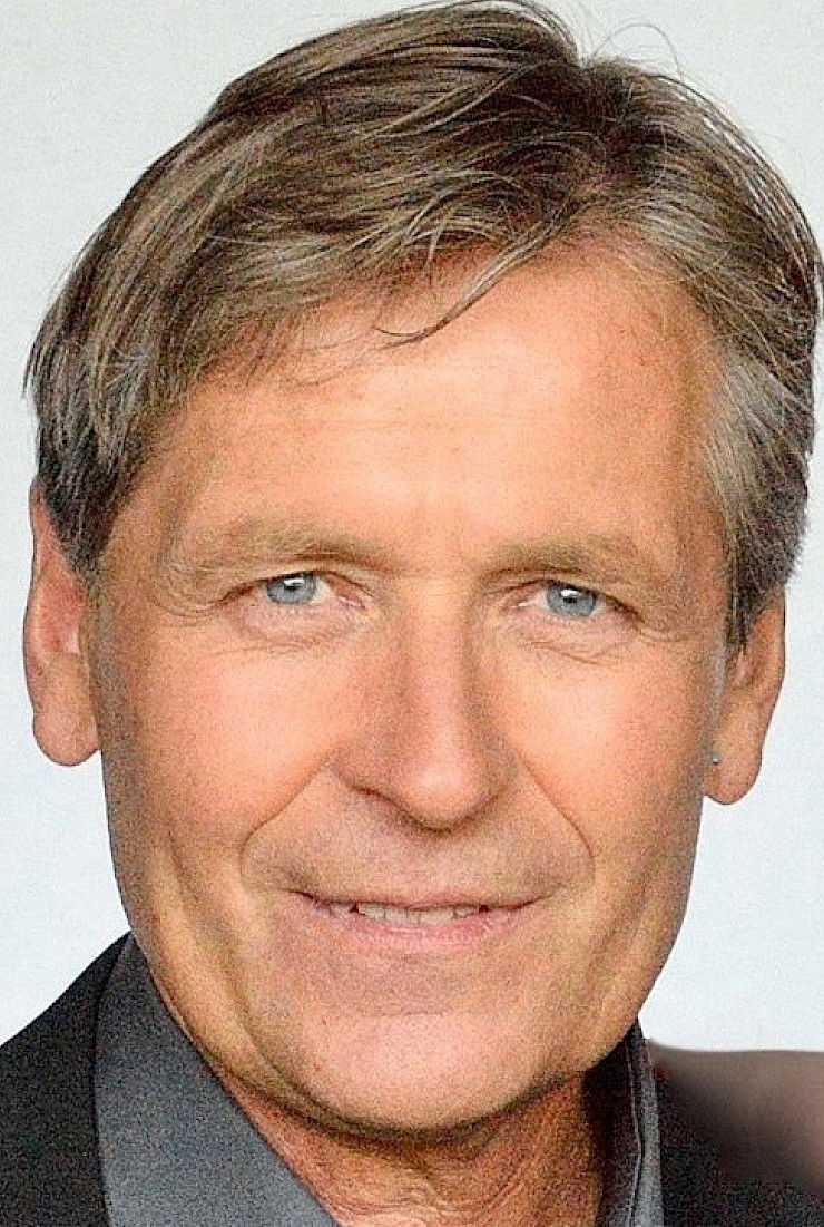 Urs Schnell backdrop