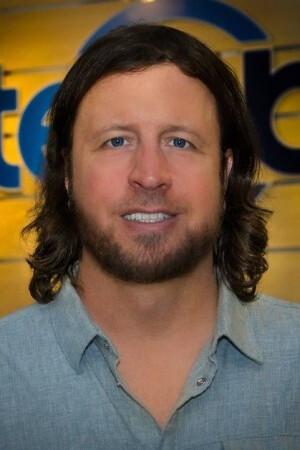 Džejmson Staford backdrop