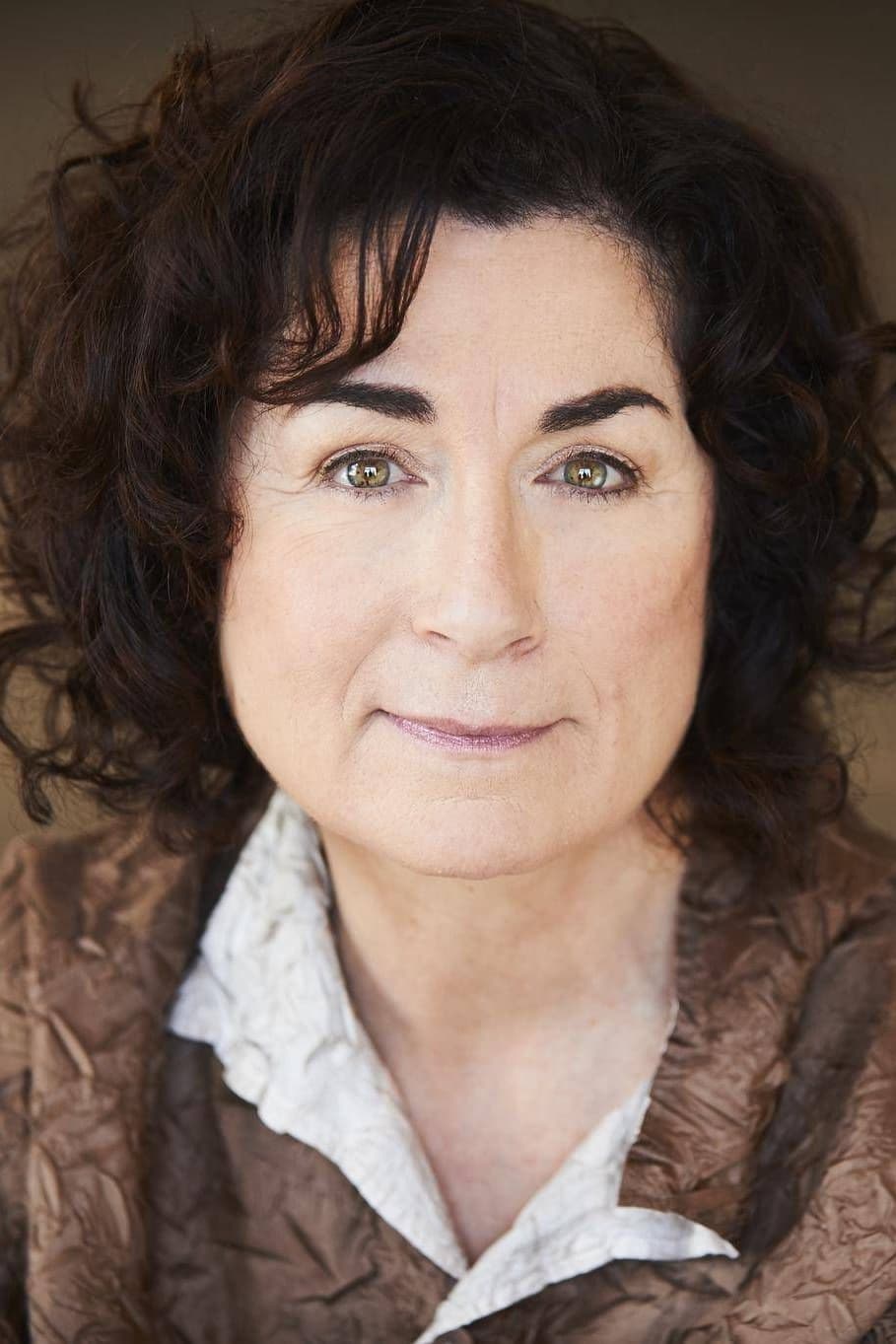 Diane D'Aquila backdrop