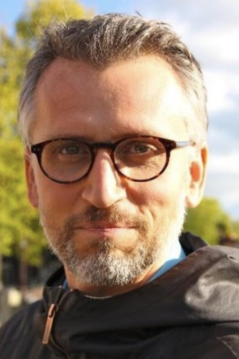 Per Löfberg → Pêr Lëfberg backdrop