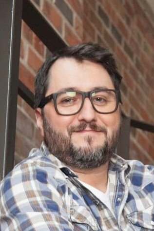 Justin Kelly backdrop